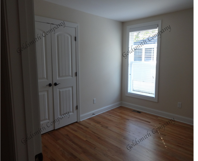 Building Photo - 16 B Harris Street