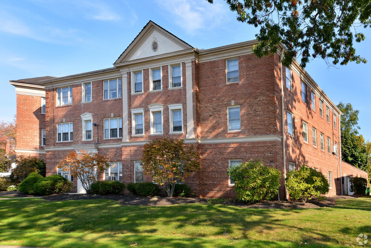 Colony Apartments Apartments in Shaker Heights, OH