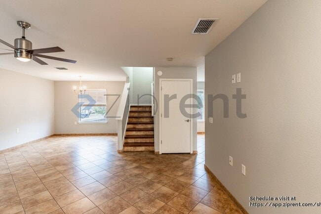 Foto del edificio - 817 Sheraton Ave