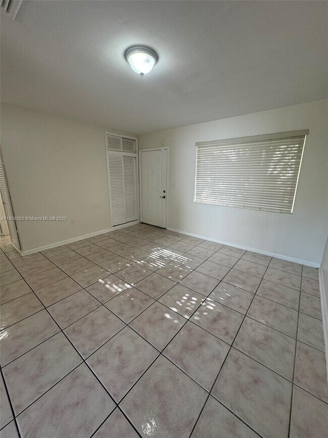 Foto del edificio - 20711 NW 32nd Pl