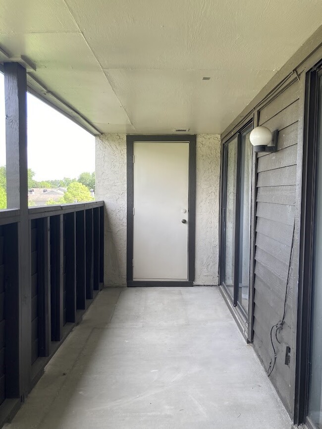 Building Photo - 3075 Walnut Bend Ln