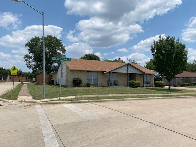 Primary Photo - 3502 Kirby Creek Dr
