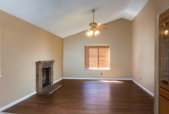 Foto del edificio - 6408 Castleton St