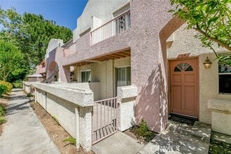 Building Photo - 12411 Osborne St