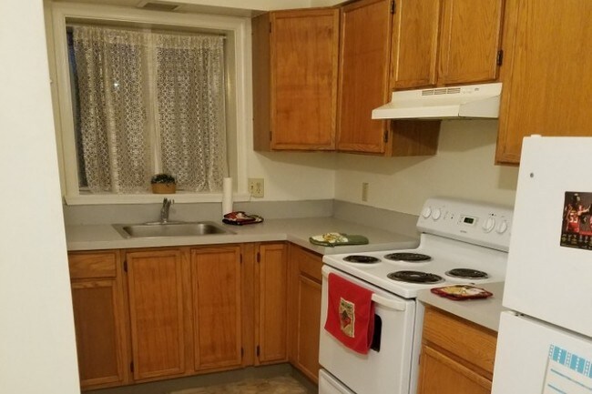 Cocina - 82 E Main St