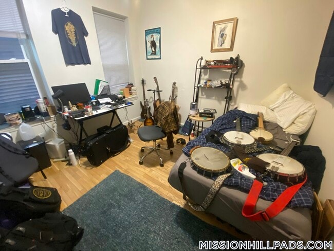 Foto del edificio - 1458 Tremont St