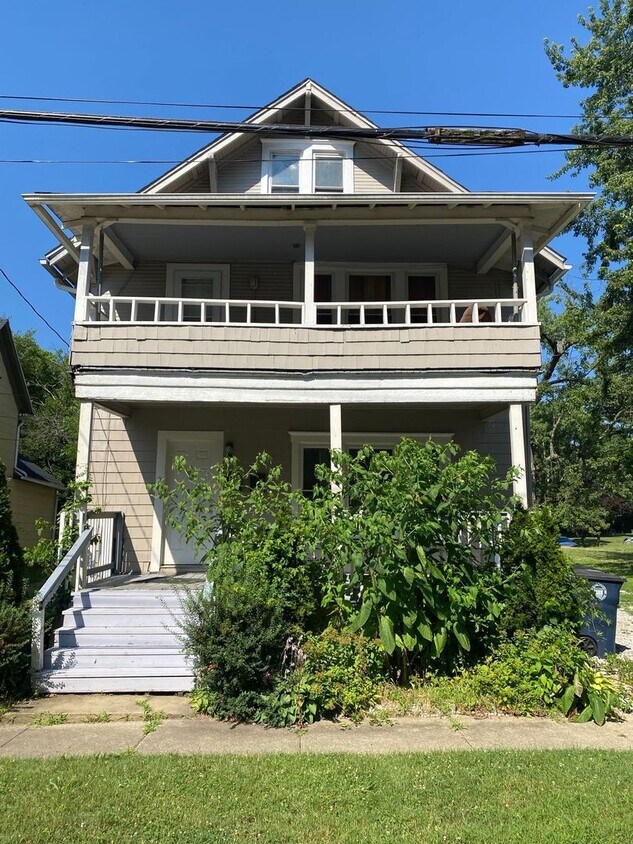 Foto principal - 198-200 Westwood Ave Akron, OH 44302 MFH2 ...