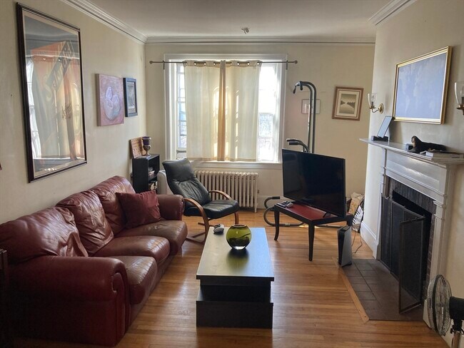 Building Photo - 205 Mt Auburn St
