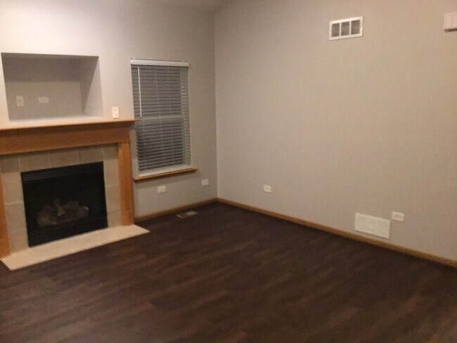 Building Photo - 440 N Aspen Drive