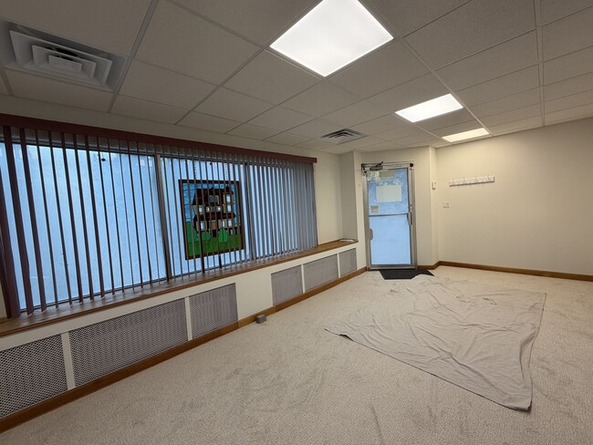 Building Photo - 4155 W Addison St