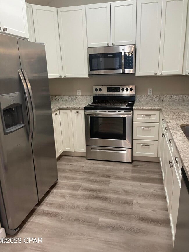 Building Photo - 102 Michelle Ct