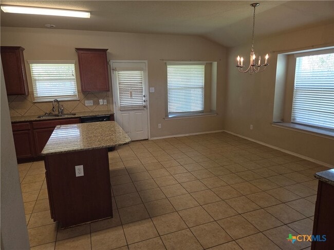 Building Photo - 10025 Birch Tree Dr