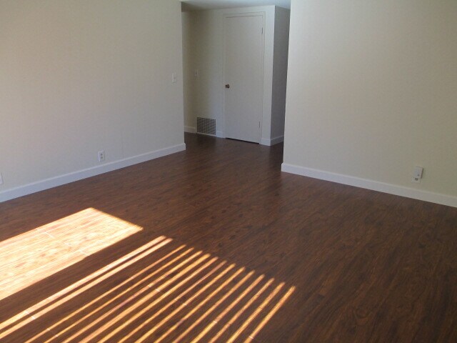Building Photo - 916 Maria Ln
