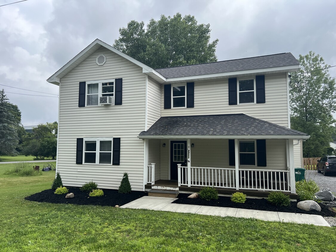 7731 Seneca St Unit 1, East Aurora, NY 14052 Apartments in East