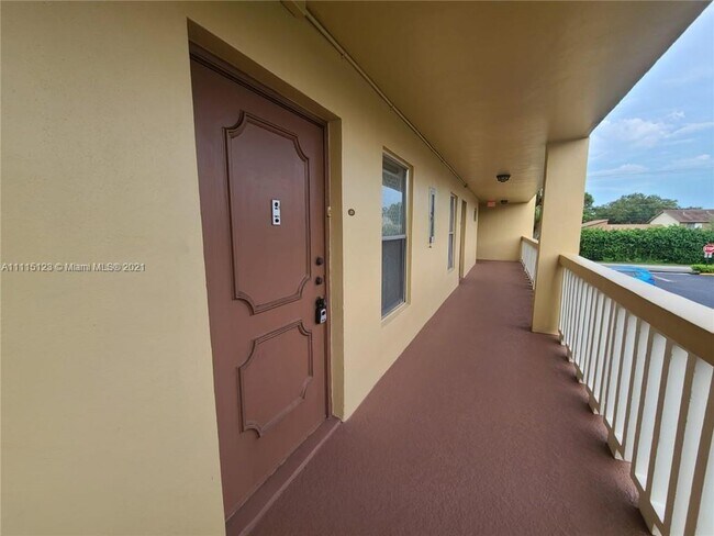 Foto del edificio - 6091 NW 61st Ave