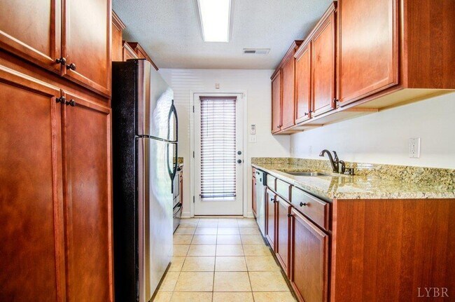 Photo - 111 Old Tavern Cir Townhome