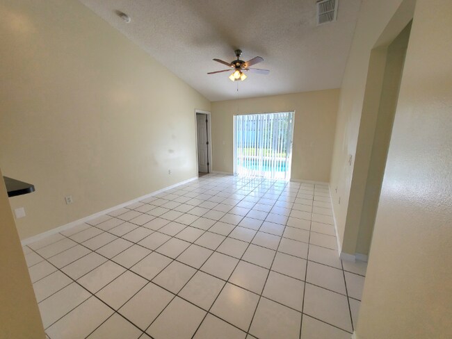 Foto del edificio - 705 Eagle Pointe S