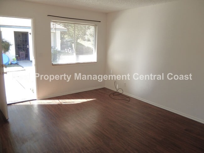 Building Photo - 7124 Sombrilla Ave