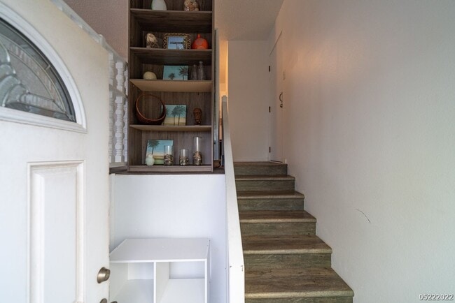 Building Photo - Spacious 1BR/1BA/1PKG near Waikele