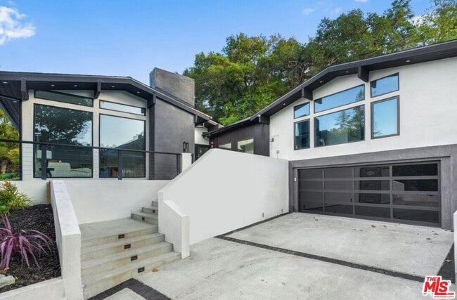 Foto del edificio - 3873 Royal Woods Dr