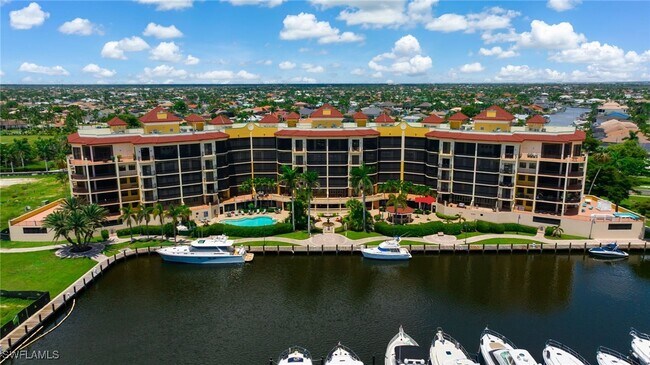 Foto del edificio - 5706 Cape Harbour Dr