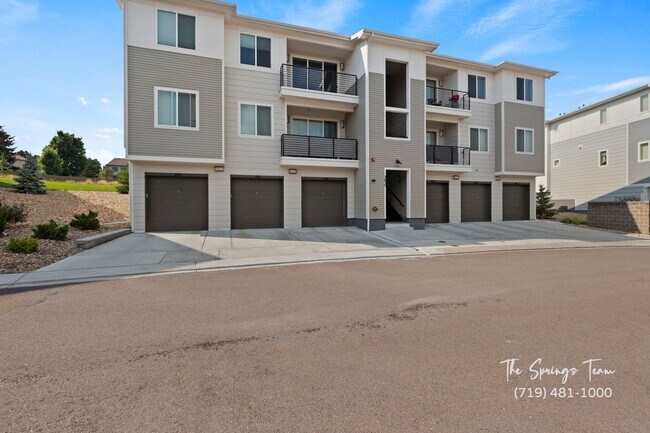 Foto del edificio - MODERN LUXURY 2BD/2BA/2CAR CONDO in Briargate