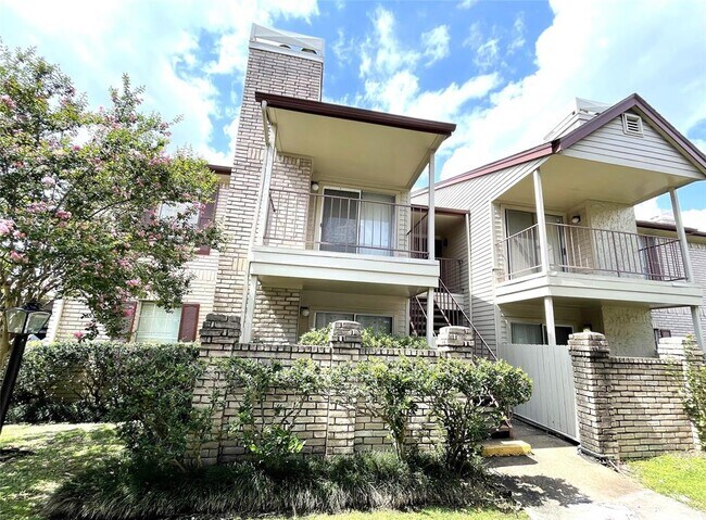Building Photo - 2120 El Paseo St