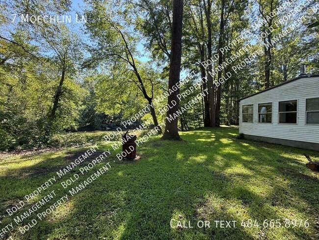 Building Photo - 7 Moechlin Ln