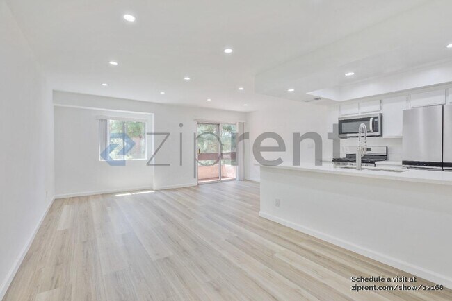 Foto del edificio - 2700 Cahuenga Blvd E
