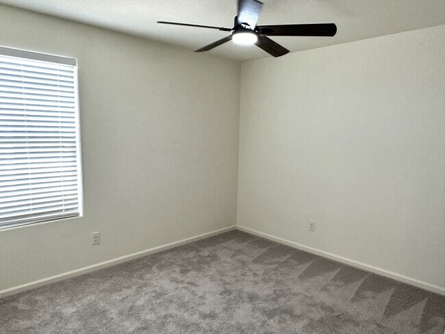 Foto del edificio - 4 bedroom, 2 bathroom Mystic Canyon Gem