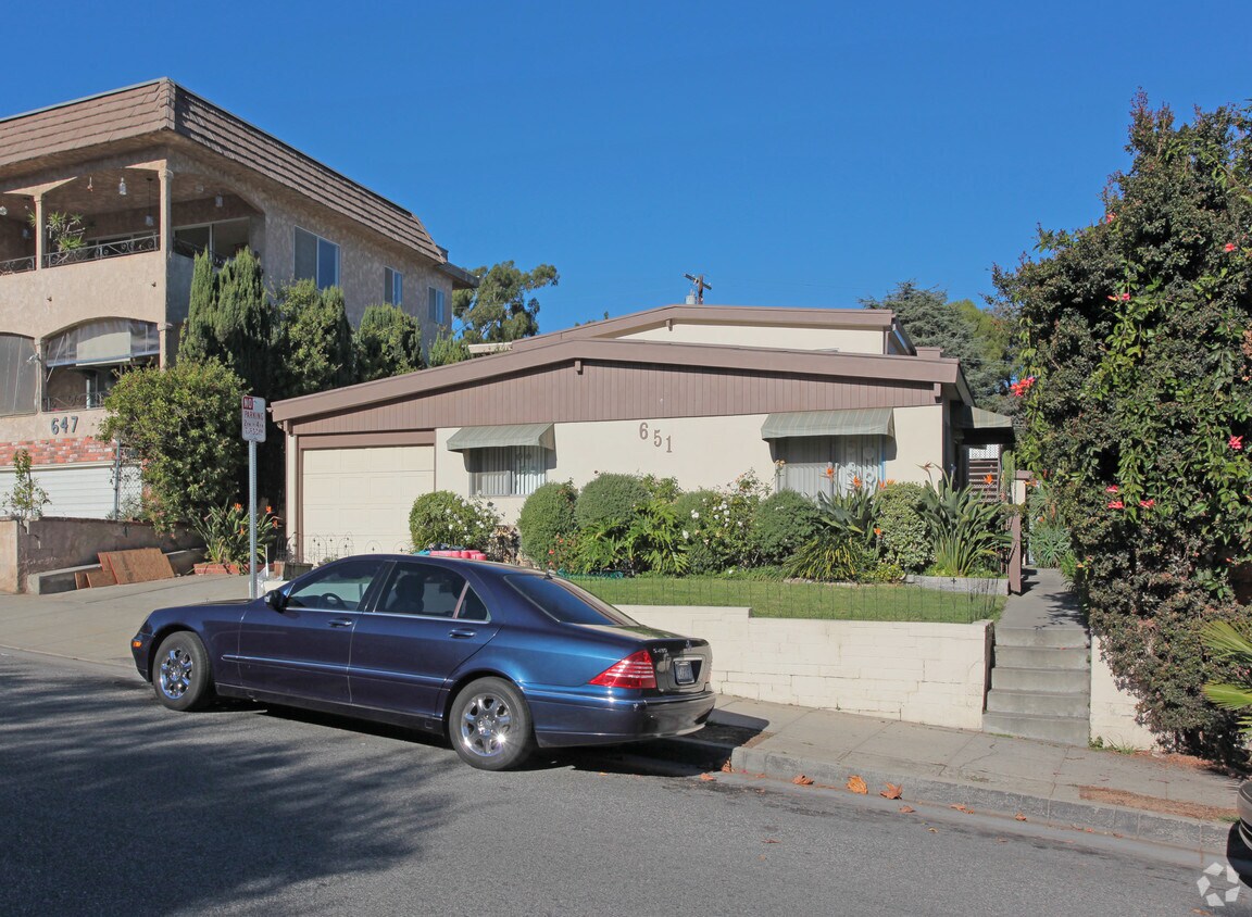 Building Photo - 651 Hill St