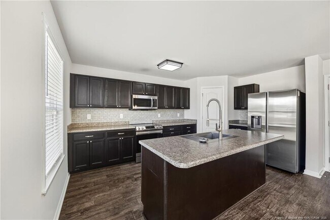 Foto del edificio - 34 Merlin Ct