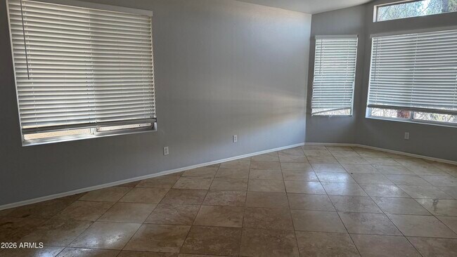 Building Photo - 213 S Crosscreek Dr