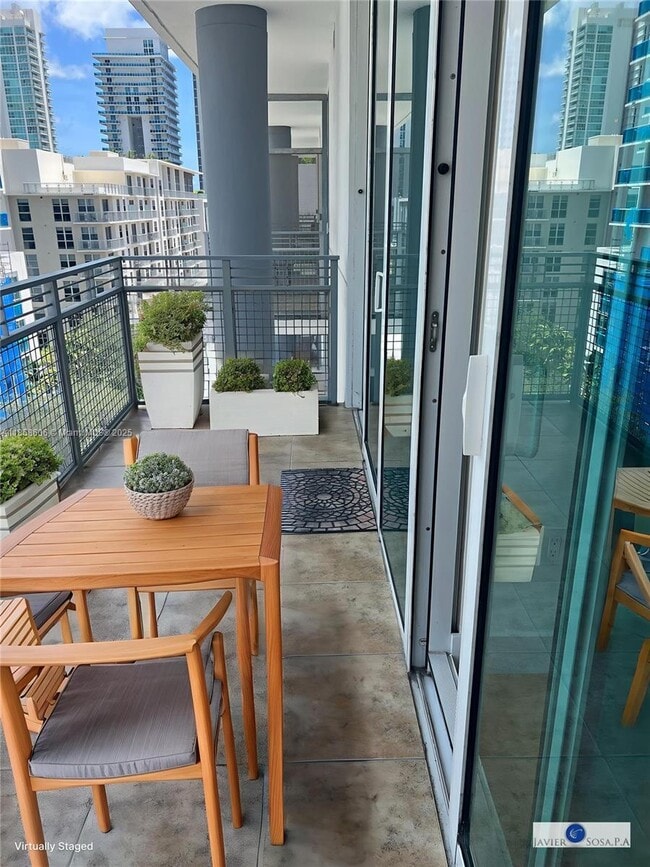 Foto del edificio - 350 NE 24th St