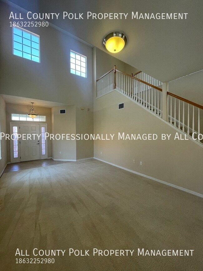 Building Photo - Charming 4 Bedroom 2.5 Bathroom Single Fam...