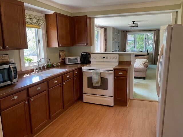 Foto del edificio - 4650 E Lakeview Dr