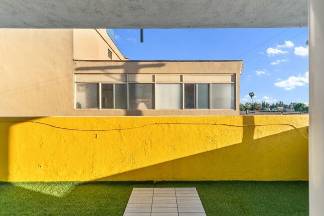Foto del edificio - 809 Edgewood St