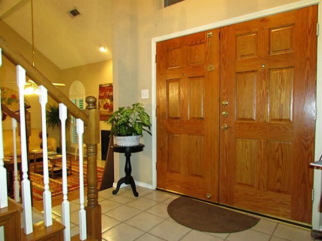 Building Photo - 1215 Spring Creek Dr