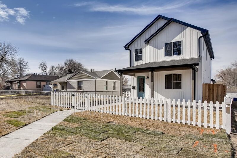 Primary Photo - 3765 Steele St
