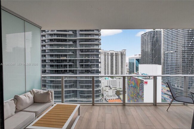 Foto del edificio - 1010 Brickell Ave