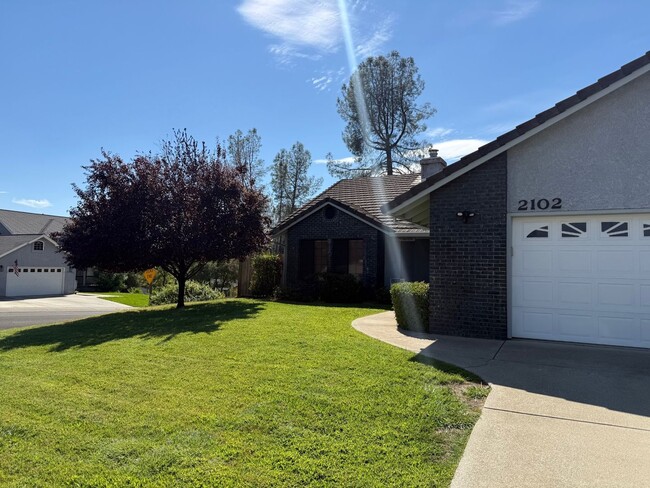 Foto del edificio - 3 Bedroom Corner Lot In Oak Mesa Estates