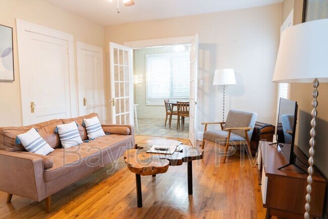 Foto del edificio - 8334 Diagonal Rd N