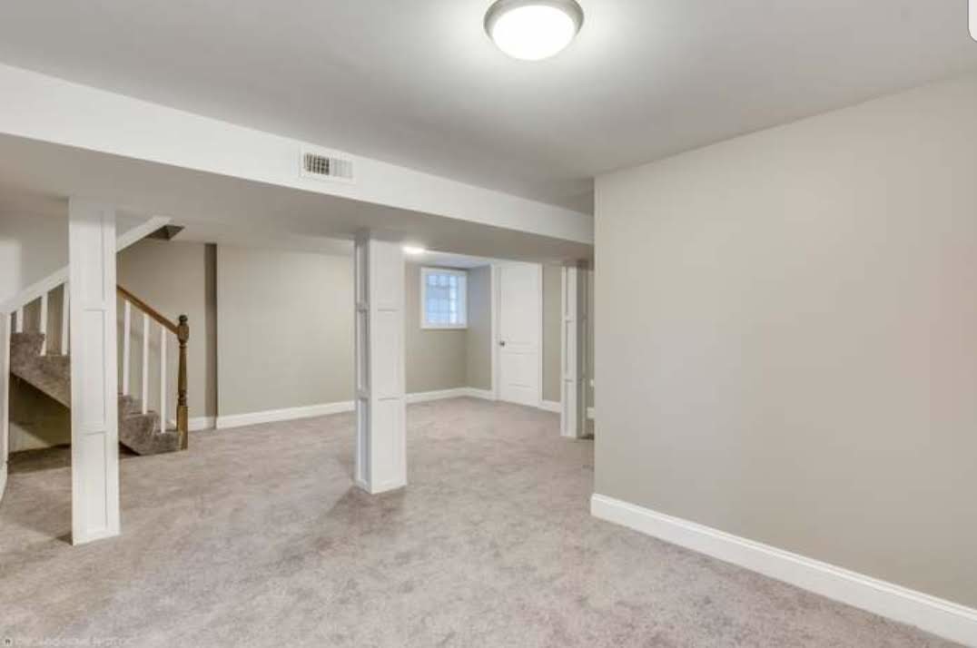 Primary Photo - 1429 N Linder Ave