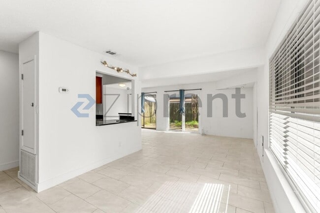 Building Photo - 182 Bent Arrow Dr