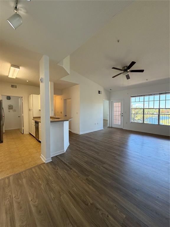 Foto del edificio - 5542 Metrowest Blvd