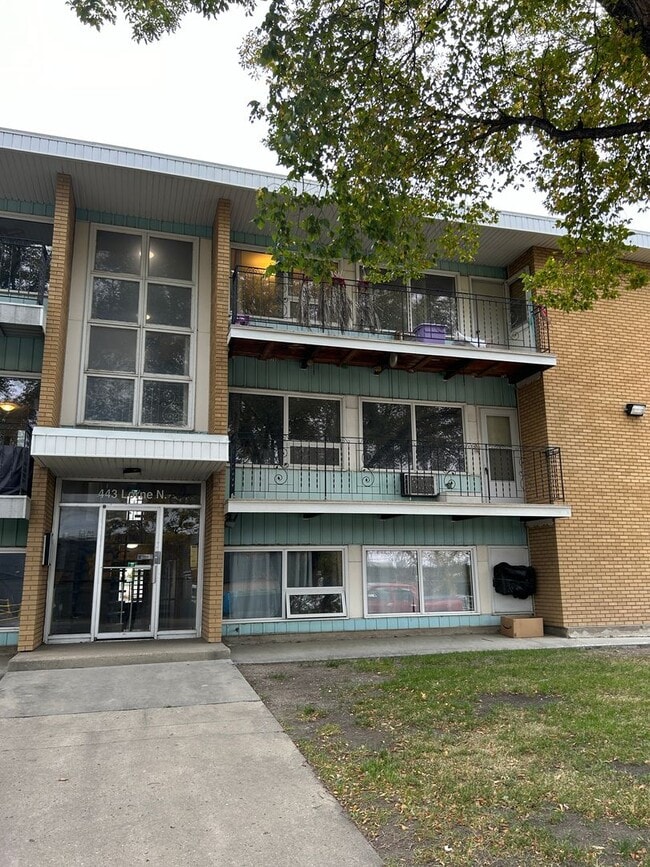 Photo du bâtiment - 443-443 Lorne St N