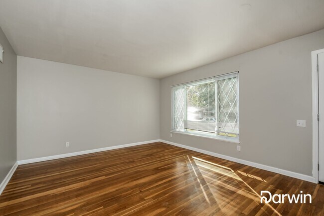 Building Photo - 10748 Hallwood Drive, St Louis, MO 63136