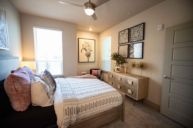 Building Photo - Three 77 Park