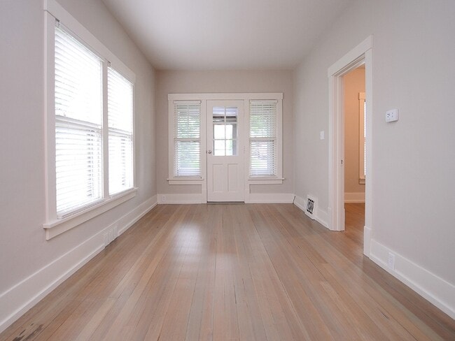 Building Photo - 2209 S 59th St