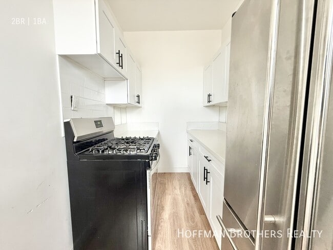 Building Photo - 1801 N Kingsley Dr